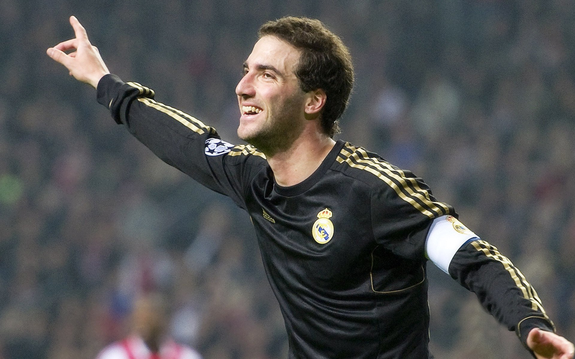 红雀四分卫受伤，球队战术陷入混乱，红雀 pan