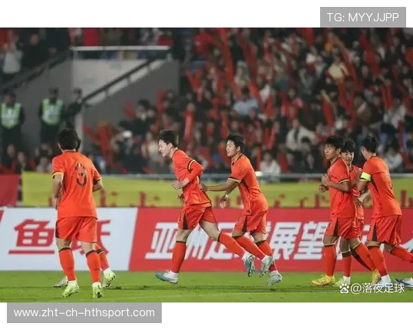 足球边线传中如导弹般精准——开启你运动激情的新纪元